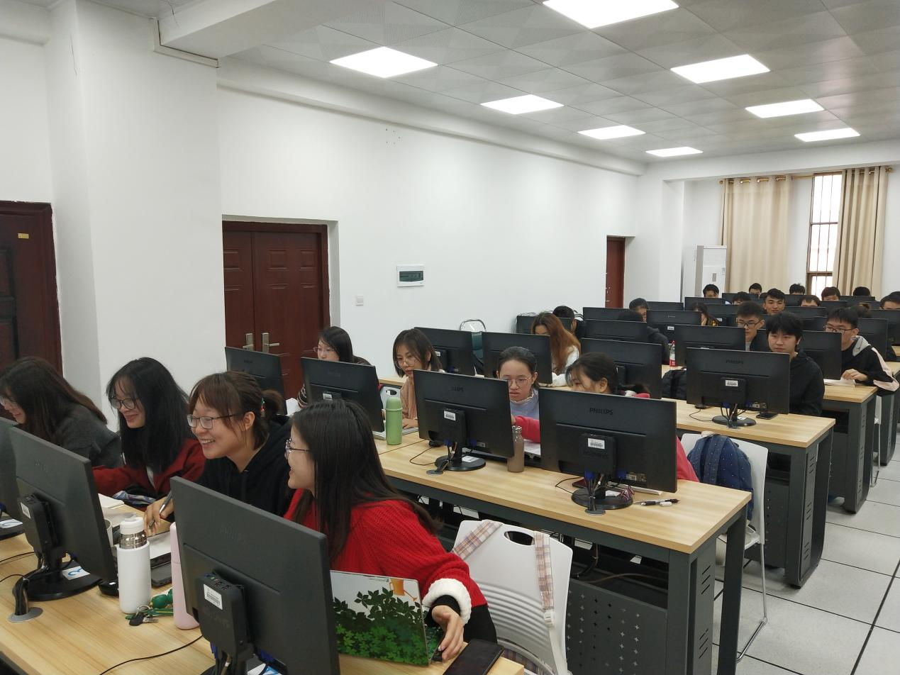 同学们在《数据结构》课上用会了吗系统进行答题对战